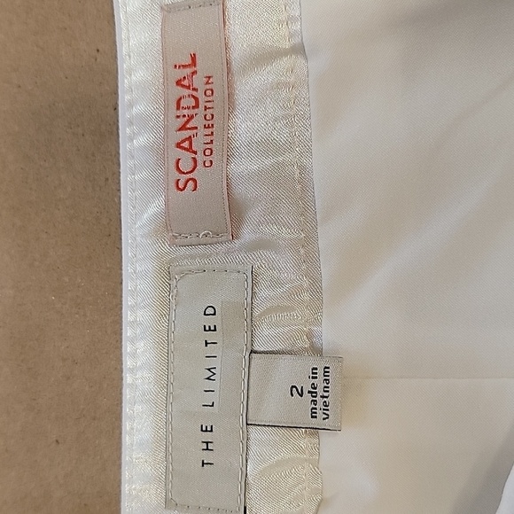 The Limited Scandal Collection Size 2 Ivory Pencil Skirt with Button Detail - Picture 8 of 10
